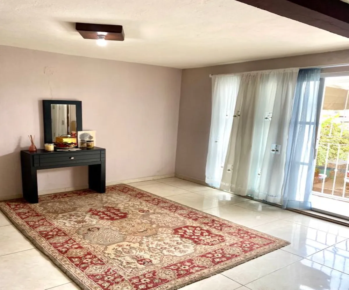 Casa En Venta,Fracc Real Del Sol,Avenida Estrella 10, Tlajomulco de Zúñiga, Jalisco 45640, 5 Habitaciones,3 Baños,Avenida Estrella,3,pCoaJeO