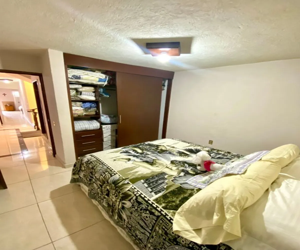 Casa En Venta,Fracc Real Del Sol,Avenida Estrella 10, Tlajomulco de Zúñiga, Jalisco 45640, 5 Habitaciones,3 Baños,Avenida Estrella,3,pCoaJeO