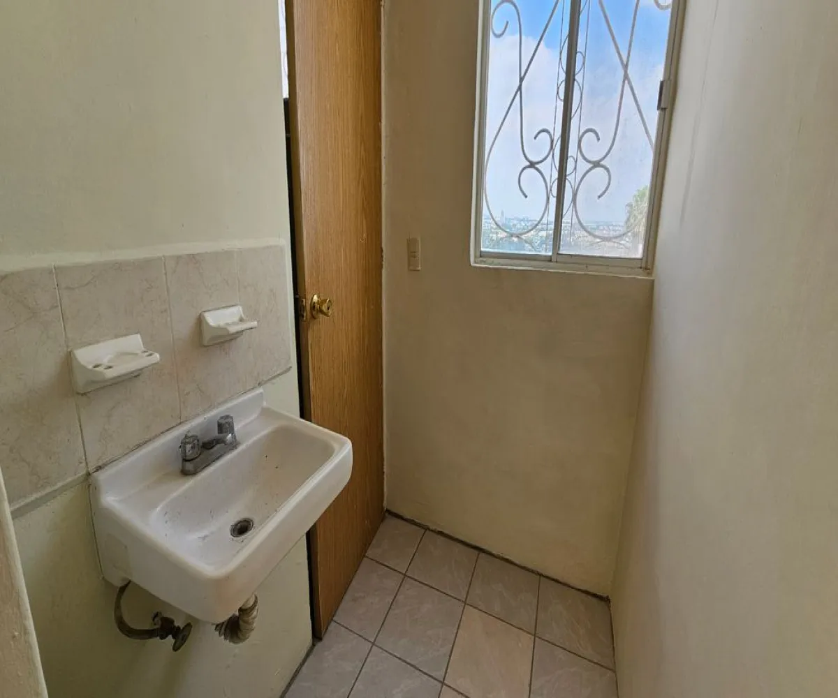 Casa En Venta,Balcones de Santa Anita,Nuestra Señora del Sagrado Corazón 12, Tlajomulco de Zúñiga, Jalisco 45645, 3 Habitaciones,2 Baños,Nuestra Señora del Sagrado Corazón,2,ptyivxM