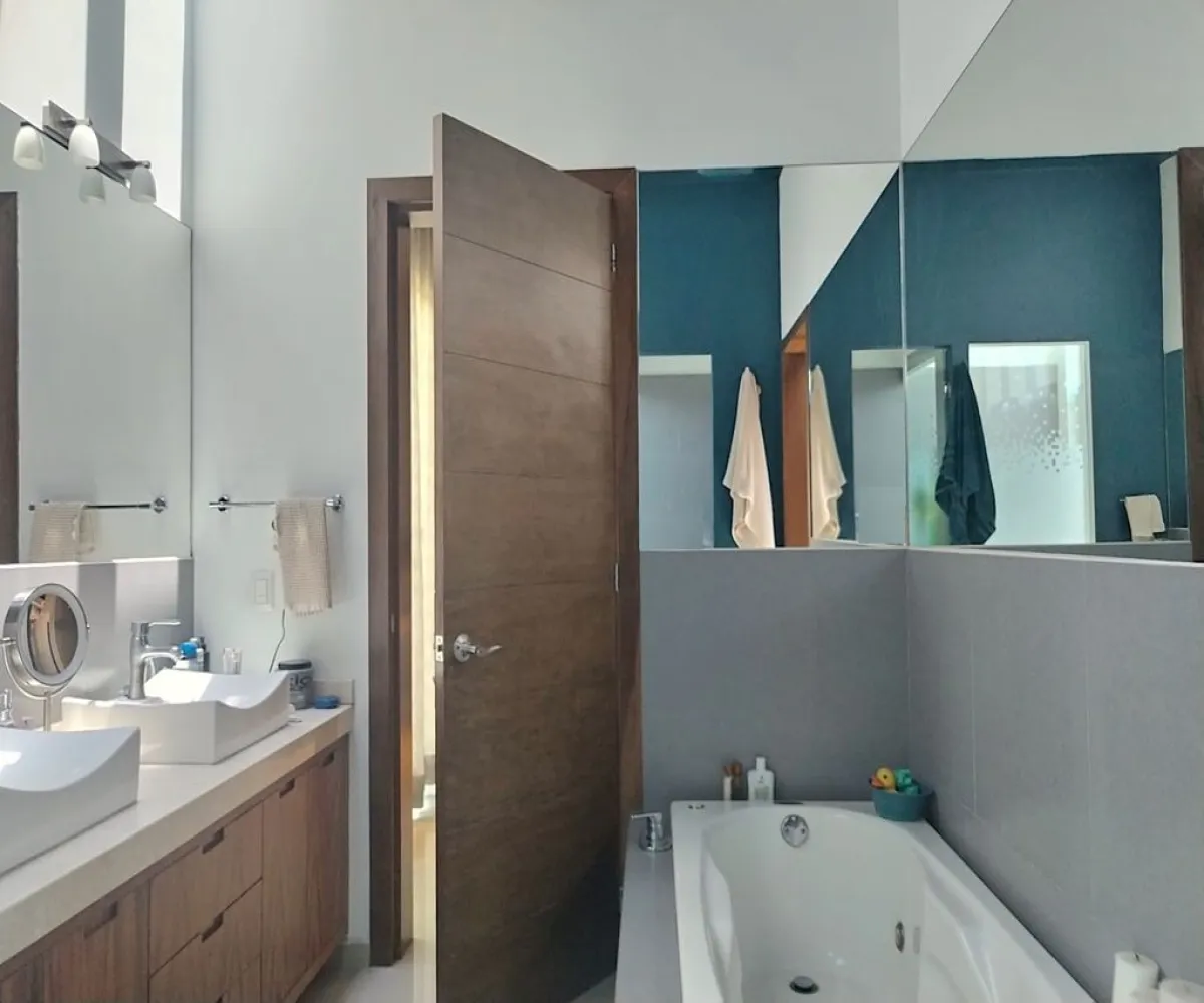 Casa En Venta,San Juan de Ocotán,Avenida Verona 7500 b46, Zapopan, Jalisco 45110, 4 Habitaciones,4 Baños,Avenida Verona,2,pSeym2M