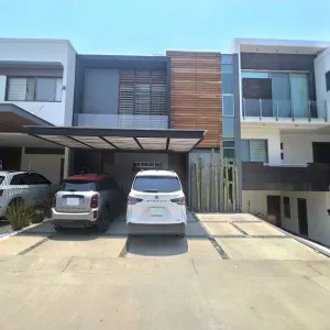 Casa En Venta,San Juan de Ocotán,Avenida Verona 7500 b46, Zapopan, Jalisco 45110, 4 Habitaciones,4 Baños,Avenida Verona,2,pSeym2M