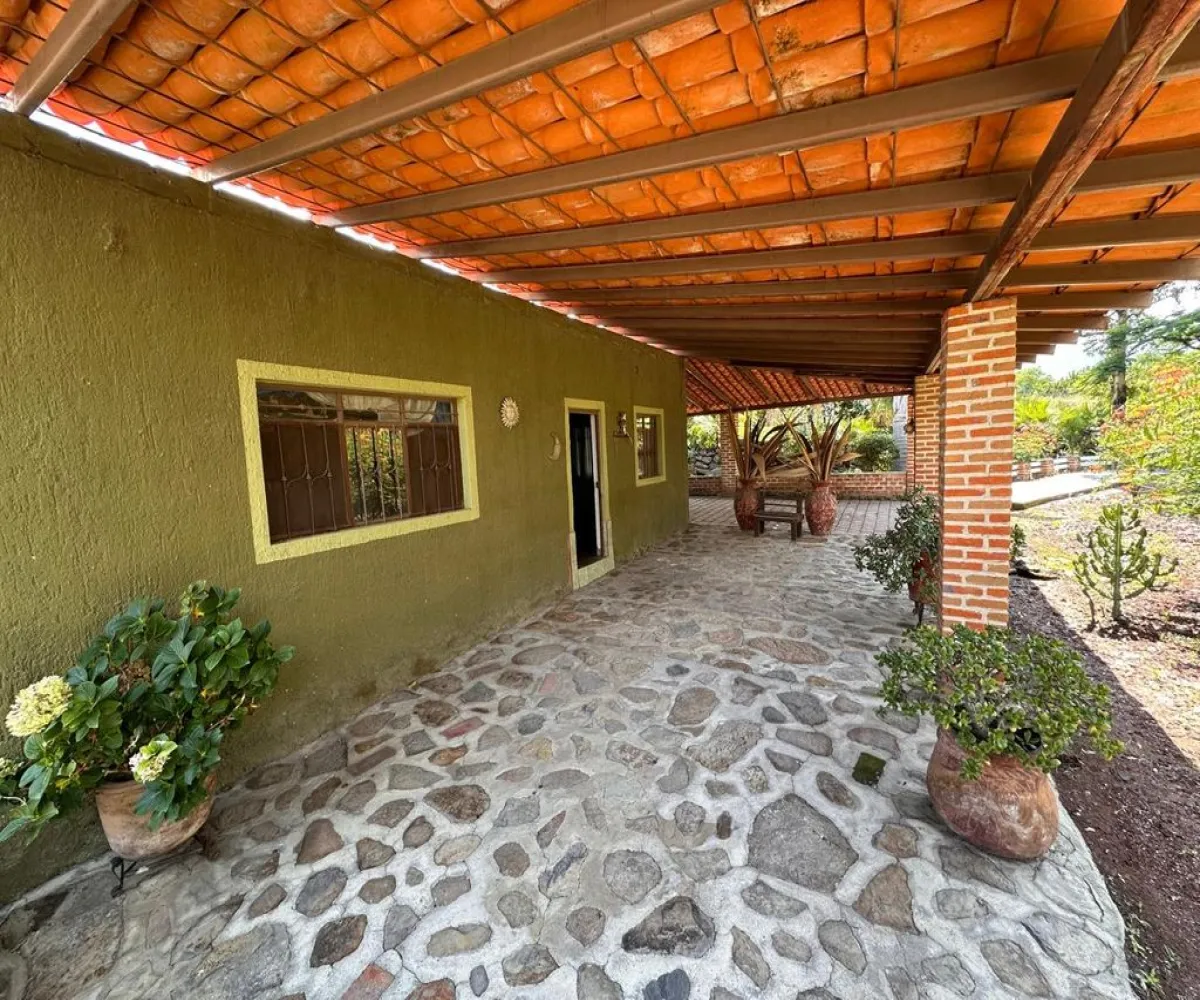 En Venta,San Juan Evangelista,Carr. San Juan Evangelista S/N, Tlajomulco de Zúñiga, Jalisco 45665, 5 Habitaciones,2 Baños,Carr. San Juan Evangelista,1,pRA26To