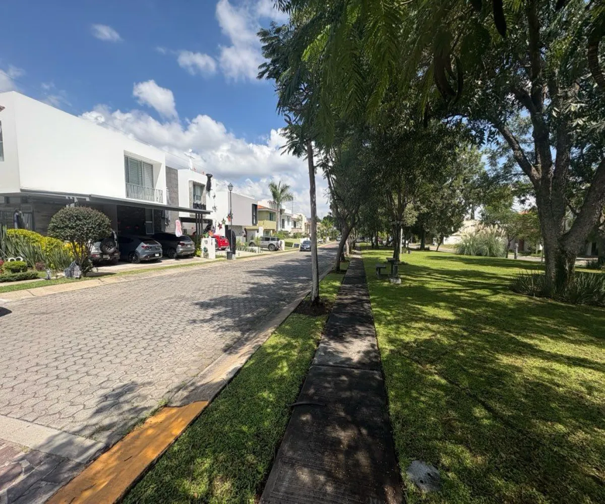 Terreno En Venta,Huerta Calderon Zuno Uno,Avenida Casa Fuerte 00 27, Tlajomulco de Zúñiga, Jalisco 45645,Avenida Casa Fuerte,1,p4poydt