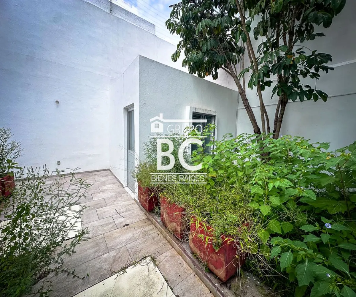 En Venta,Verde valle ,Avenida Topacio 2452, Guadalajara, Jalisco 44560,1 Baño,Avenida Topacio,1,pi7wU9o