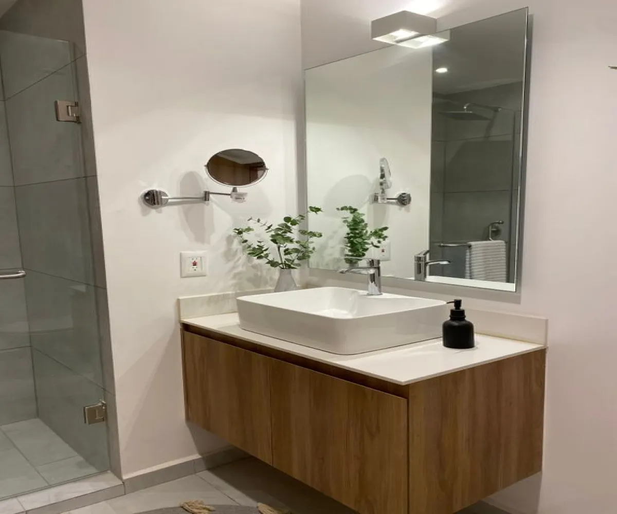 Departamento En Venta,Lafayette,Calle Justo Sierra 2161, Guadalajara, Jalisco 44600, 1 Cuarto,1 Baño,Calle Justo Sierra,1,pC60s02