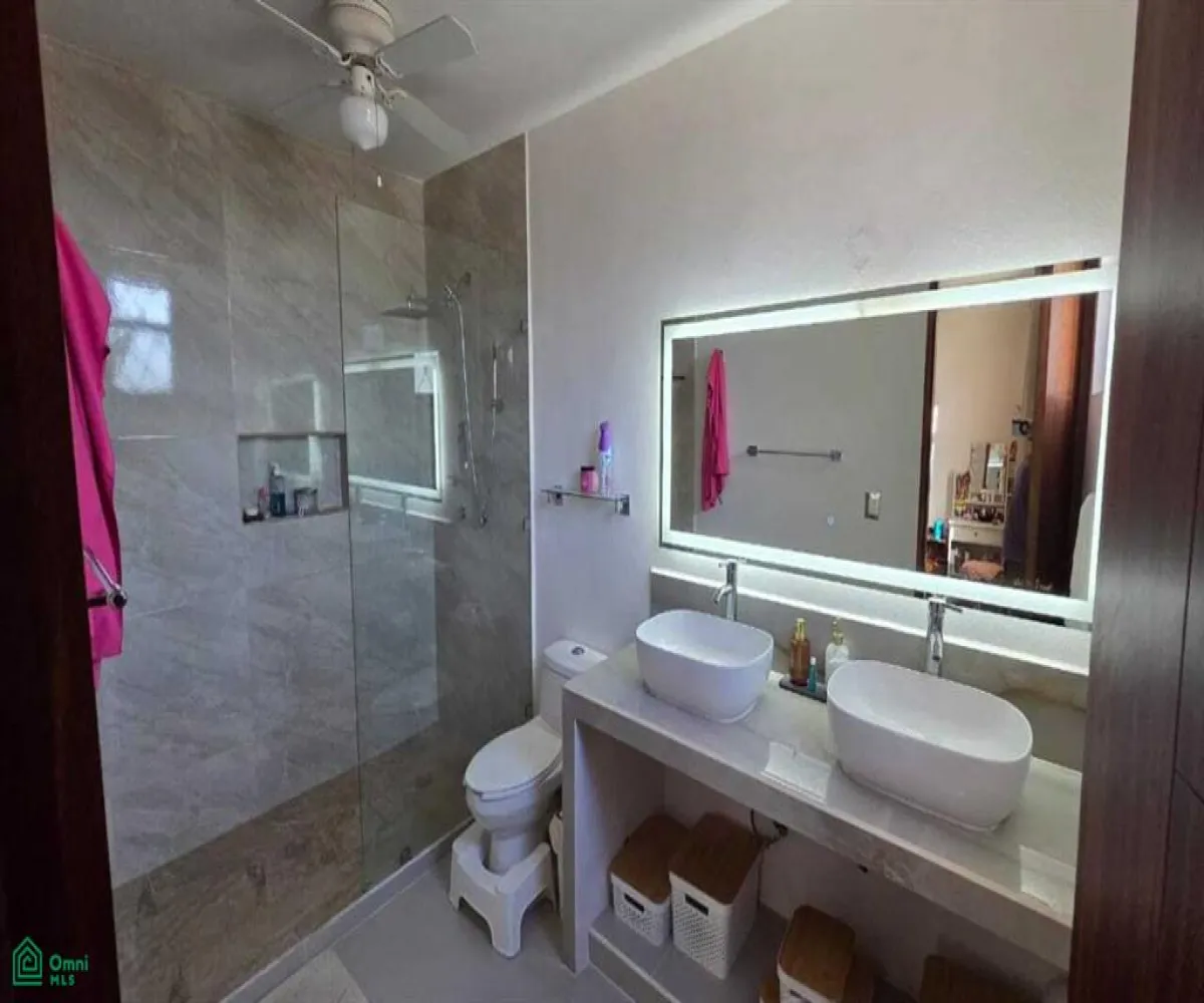 Casa En Venta,Parques las Palmas,Paseo de San Javier 410, Puerto Vallarta, Jalisco 48317, 3 Habitaciones,2 Baños,Paseo de San Javier,2,MX251027738