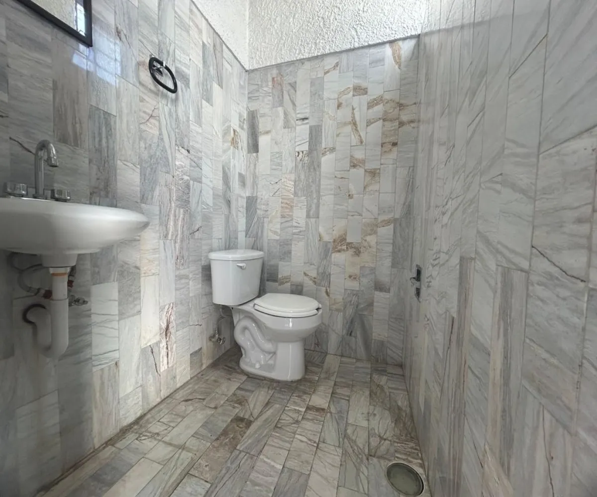 Local En Renta,Loma Bonita Ejidal,Calle Encinos 4608, Zapopan, Jalisco 45085,Calle Encinos,1,pJMiaIF