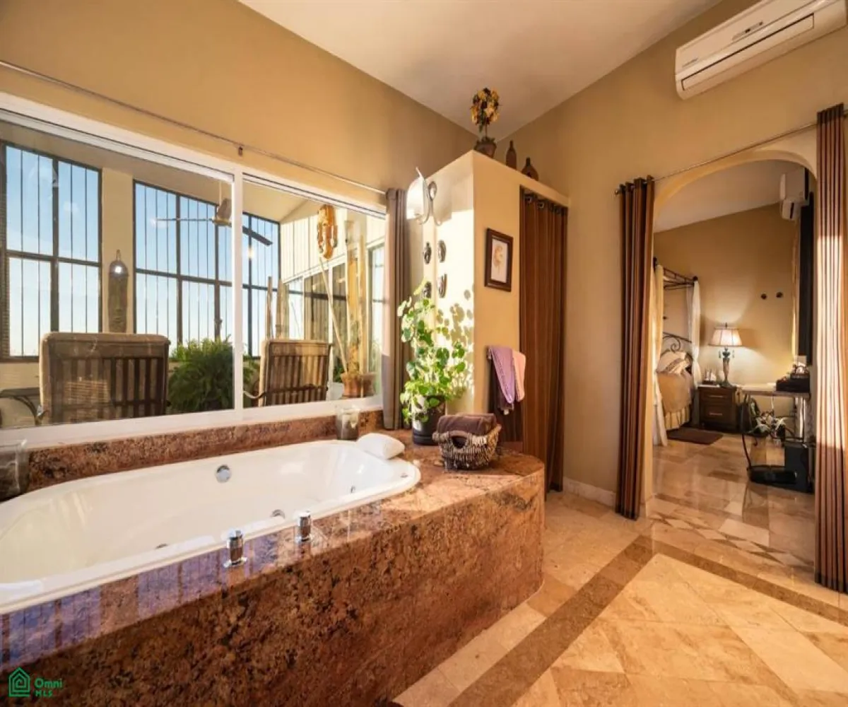 Edificio En Venta,5 de Diciembre,Argentina 290, Puerto Vallarta, Jalisco 48350, 6 Habitaciones,8 Baños,Argentina,3,MX25661373