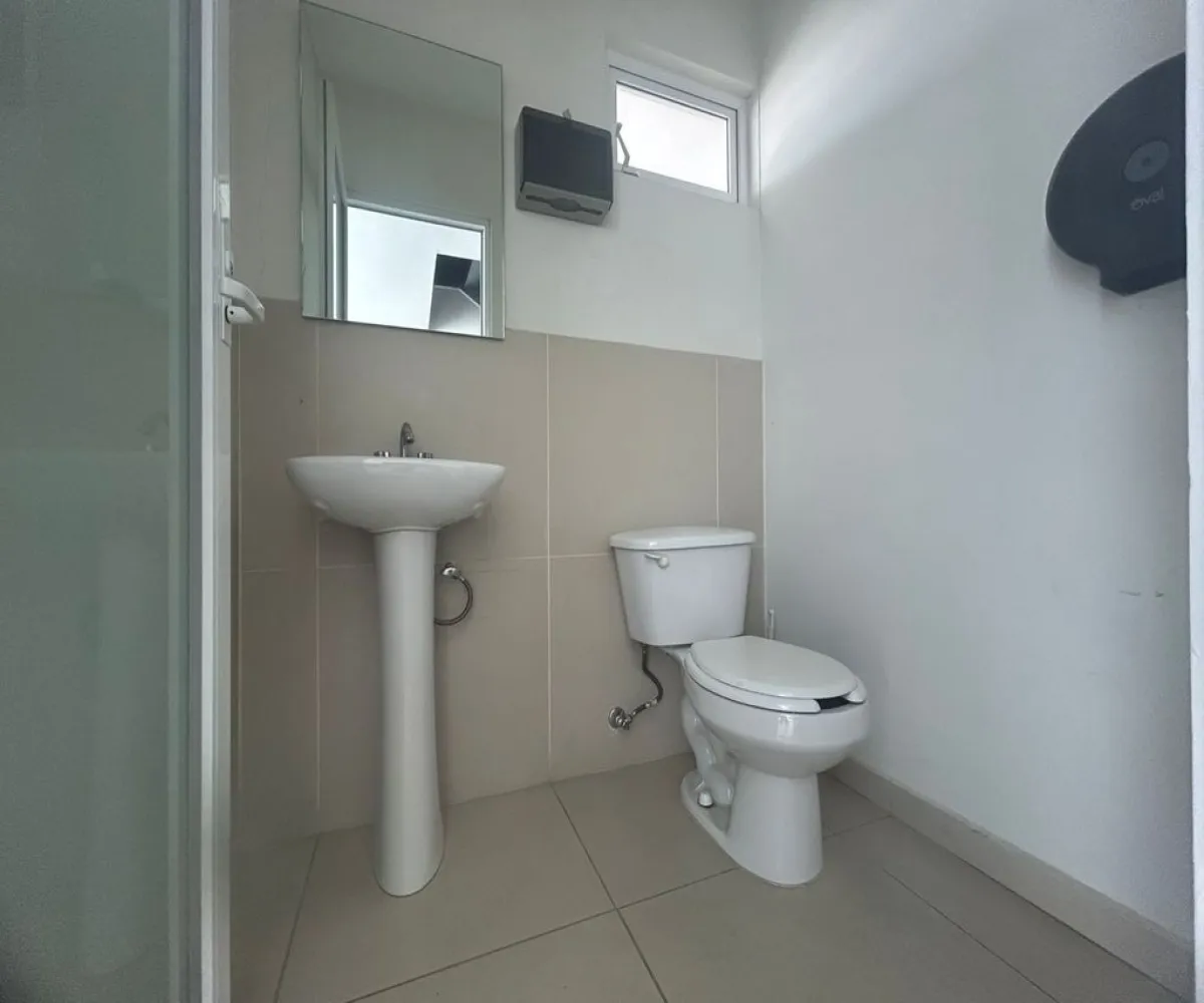 Bodega En Renta,Campo Lago,Carretera a Nogales 4935, Rancho Contento, Jalisco 45222,1 Baño,Carretera a Nogales,1,pg5rZr6