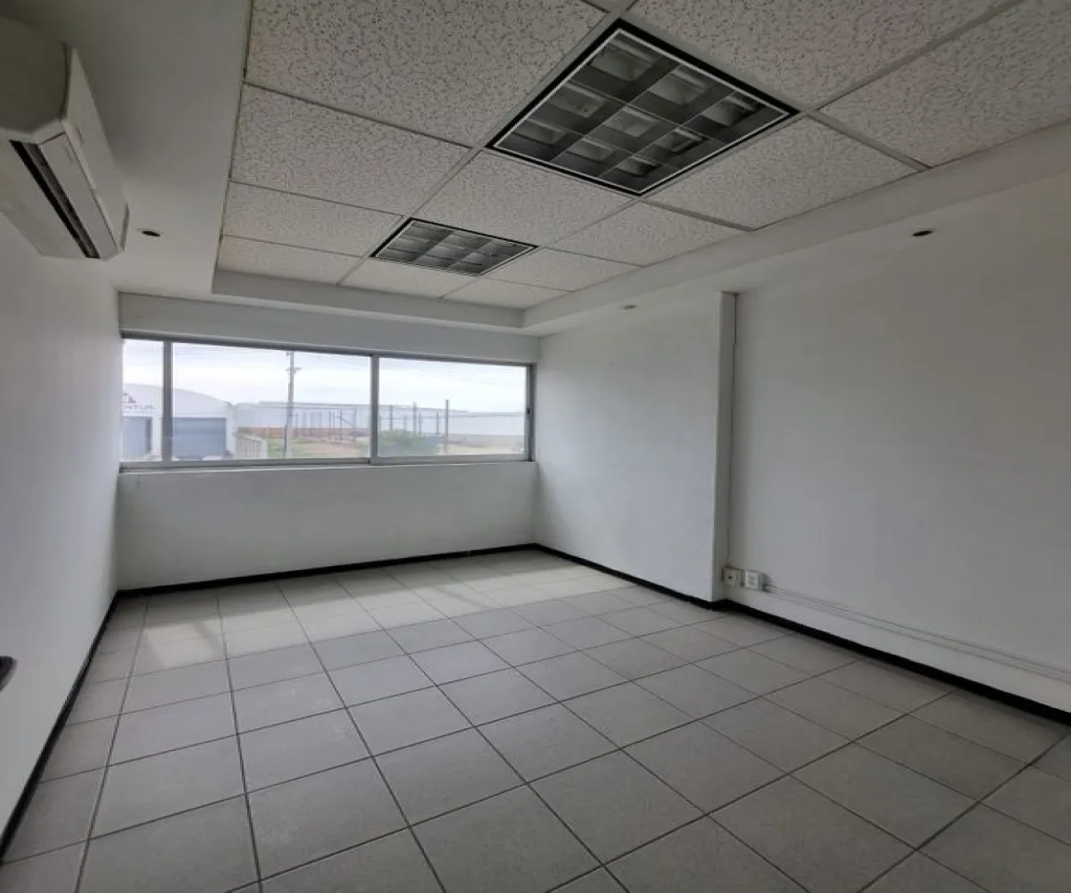 Bodega En Venta,Centro,Avenida Prolongación Lopez Mateos Sur 18000, Santa Cruz de las Flores, Jalisco 45640,4 Baños,Avenida Prolongación Lopez Mateos Sur,1,p9Y6nqz