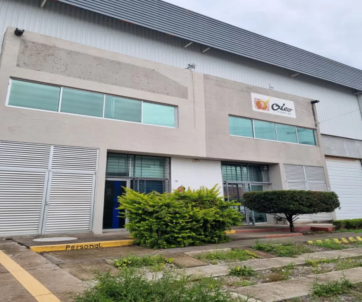Bodega En Venta,Centro,Avenida Prolongación Lopez Mateos Sur 18000, Santa Cruz de las Flores, Jalisco 45640,4 Baños,Avenida Prolongación Lopez Mateos Sur,1,p9Y6nqz