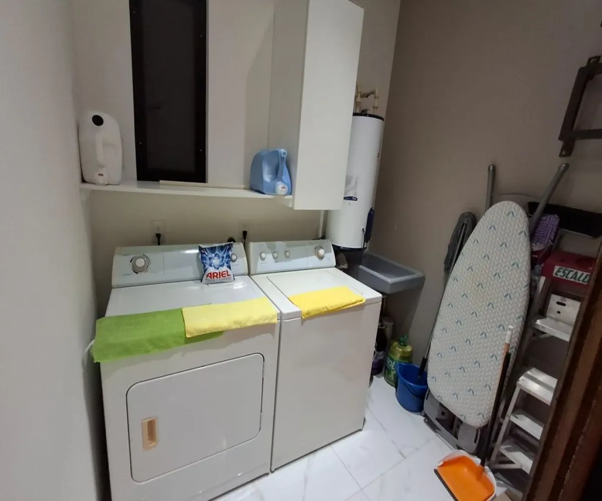 Casa En Venta,Santa Ana Tepetitlán,Boulevard Bosques de Santa Anita 2377 114, Tlajomulco de Zúñiga, Jalisco 45645, 3 Habitaciones,3 Baños,Boulevard Bosques de Santa Anita,1,poHd105