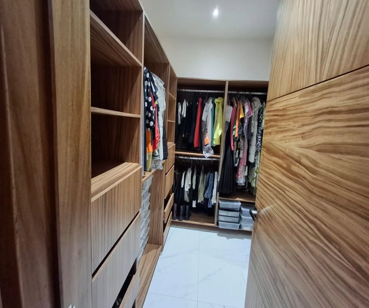 Casa En Venta,Santa Ana Tepetitlán,Boulevard Bosques de Santa Anita 2377 114, Tlajomulco de Zúñiga, Jalisco 45645, 3 Habitaciones,3 Baños,Boulevard Bosques de Santa Anita,1,poHd105