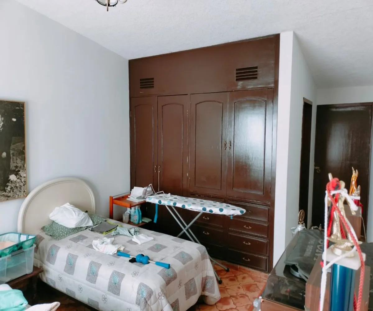 Casa En Venta,Mansiones del Real ,Av. Niños Heroes 1437, Zapotlán el Grande, Jalisco 49032, 5 Habitaciones,5 Baños,Av. Niños Heroes ,1,pME2eVO