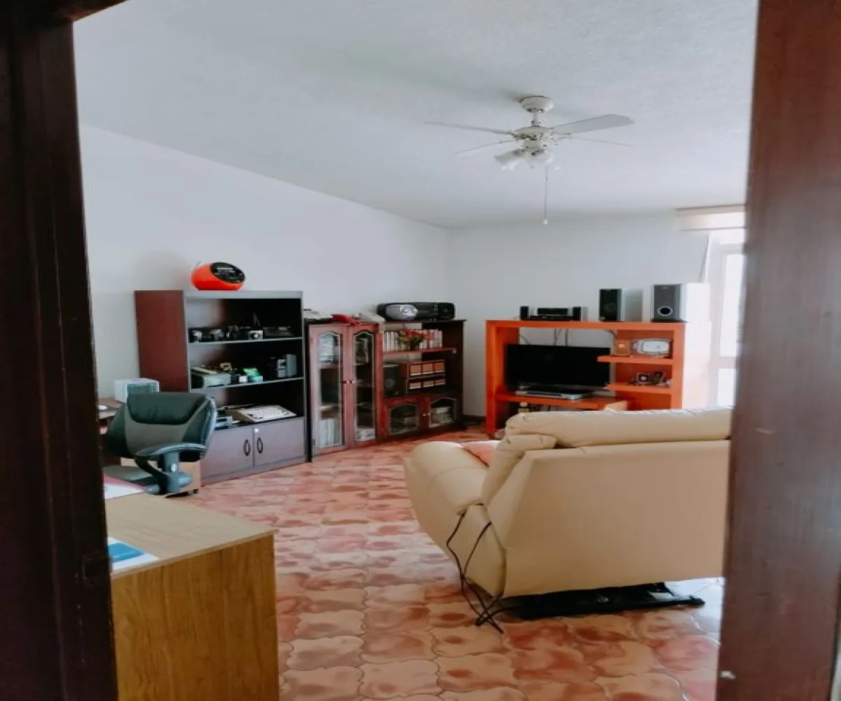 Casa En Venta,Mansiones del Real ,Av. Niños Heroes 1437, Zapotlán el Grande, Jalisco 49032, 5 Habitaciones,5 Baños,Av. Niños Heroes ,1,pME2eVO