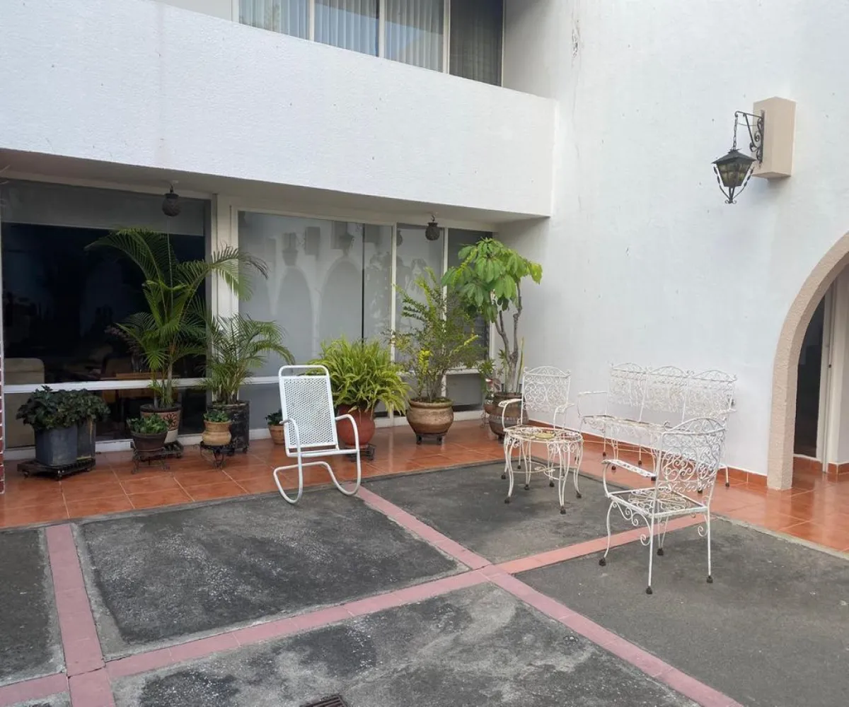 Casa En Venta,Mansiones del Real ,Av. Niños Heroes 1437, Zapotlán el Grande, Jalisco 49032, 5 Habitaciones,5 Baños,Av. Niños Heroes ,1,pME2eVO