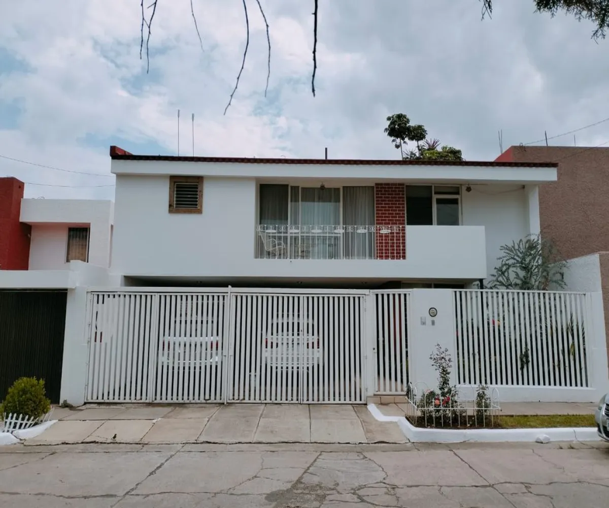 Casa En Venta,Mansiones del Real ,Av. Niños Heroes 1437, Zapotlán el Grande, Jalisco 49032, 5 Habitaciones,5 Baños,Av. Niños Heroes ,1,pME2eVO