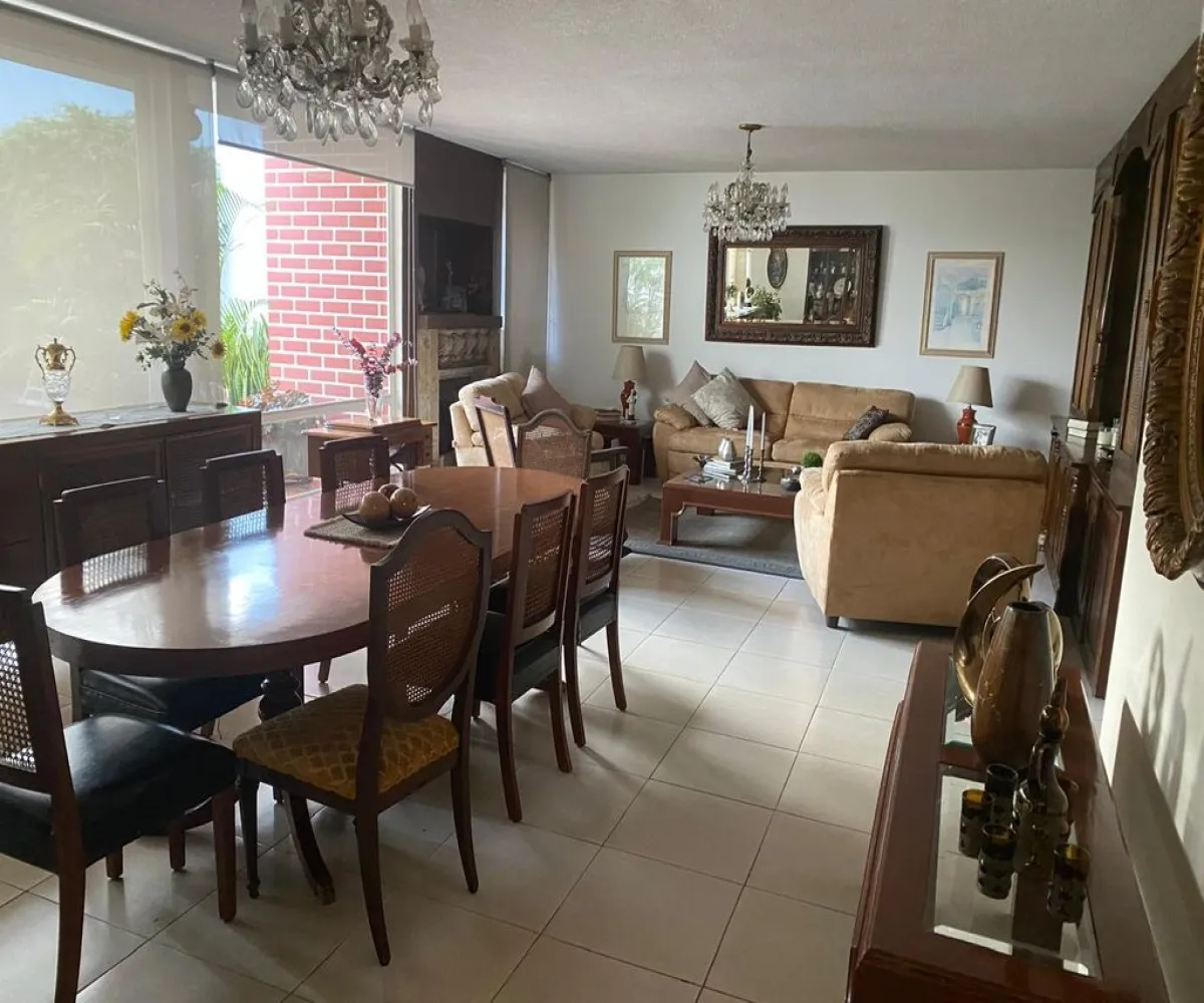 Casa En Venta,Mansiones del Real ,Av. Niños Heroes 1437, Zapotlán el Grande, Jalisco 49032, 5 Habitaciones,5 Baños,Av. Niños Heroes ,1,pME2eVO