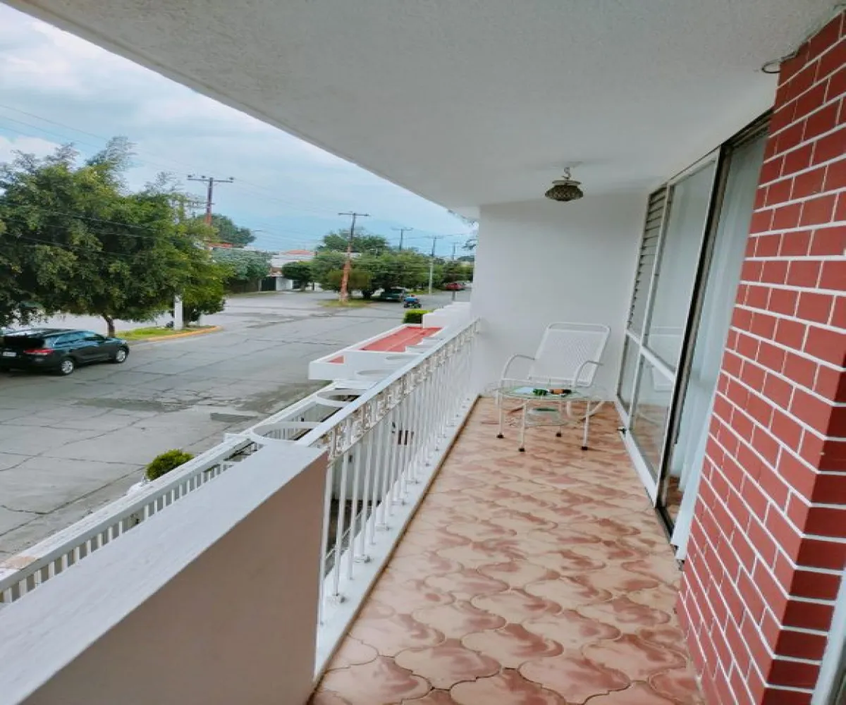 Casa En Venta,Mansiones del Real ,Av. Niños Heroes 1437, Zapotlán el Grande, Jalisco 49032, 5 Habitaciones,5 Baños,Av. Niños Heroes ,1,pME2eVO