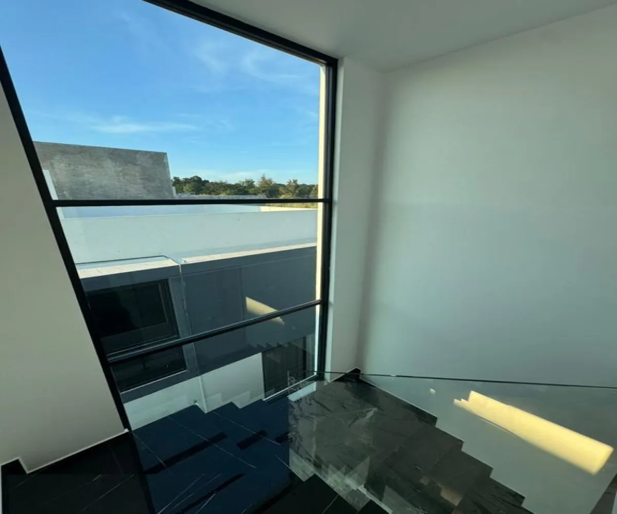 Casa En Venta,Parques Vallarta,Av. Paseo del Parque 2055, Zapopan, Jalisco 45134, 4 Habitaciones,4 Baños,Av. Paseo del Parque,1,pIikiES