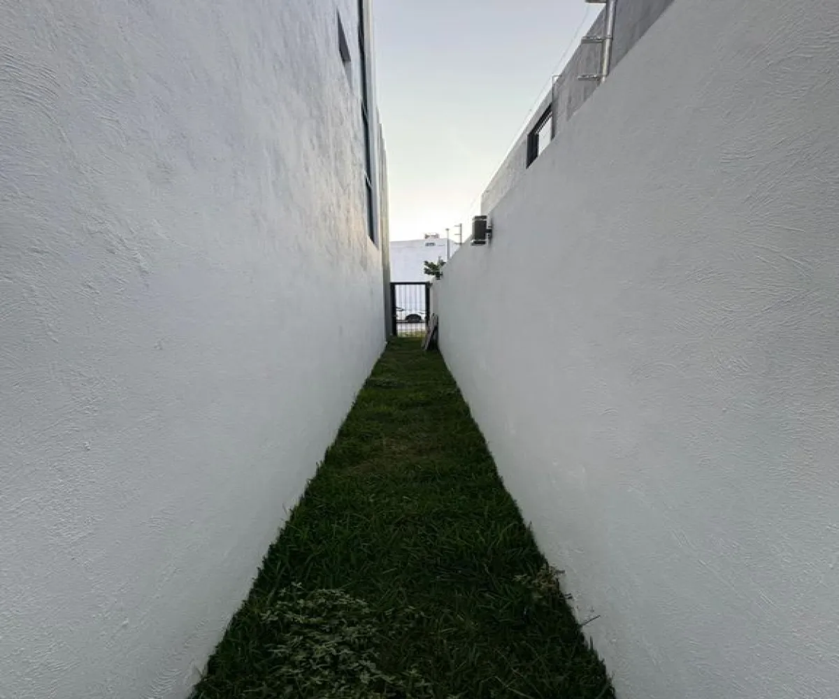 Casa En Venta,Parques Vallarta,Av. Paseo del Parque 2055, Zapopan, Jalisco 45134, 4 Habitaciones,4 Baños,Av. Paseo del Parque,1,pIikiES