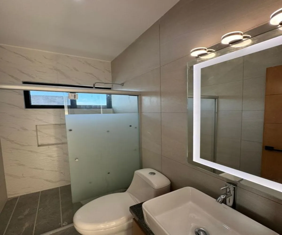 Casa En Venta,Parques Vallarta,Av. Paseo del Parque 2055, Zapopan, Jalisco 45134, 4 Habitaciones,4 Baños,Av. Paseo del Parque,1,pIikiES