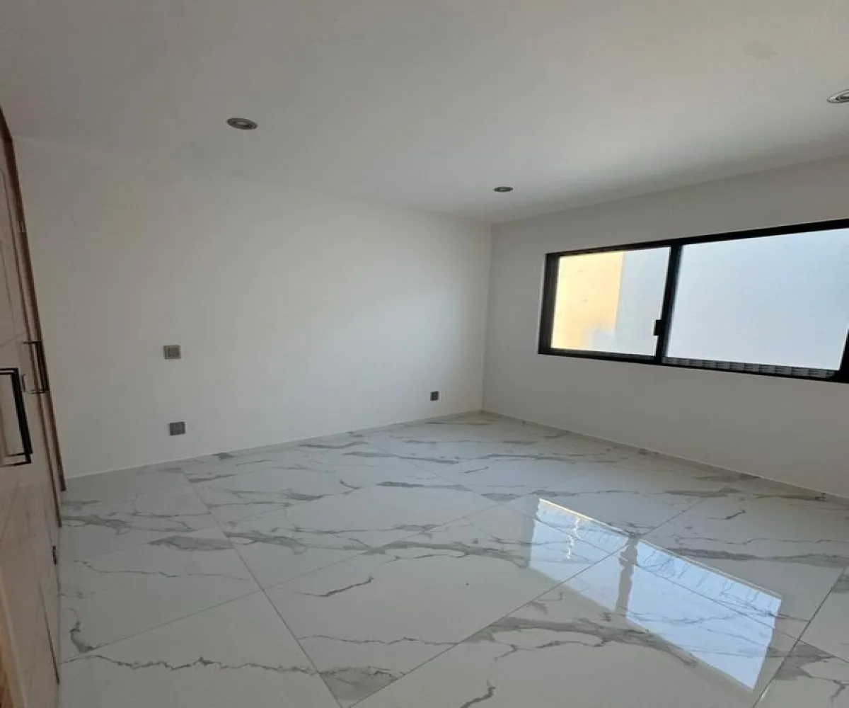 Casa En Venta,Parques Vallarta,Av. Paseo del Parque 2055, Zapopan, Jalisco 45134, 4 Habitaciones,4 Baños,Av. Paseo del Parque,1,pIikiES