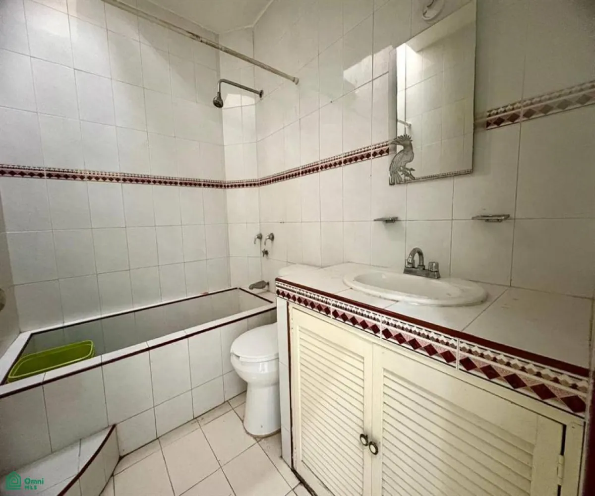 Casa En Venta,Americana,Ghilardi 188, Guadalajara, Jalisco 44160, 3 Habitaciones,1 Baño,Ghilardi,3,MX251025147