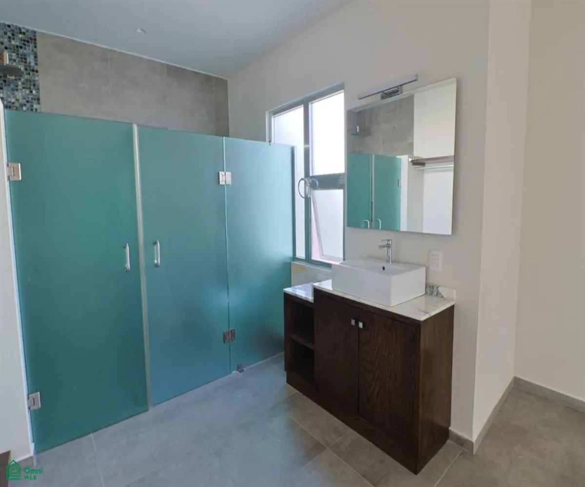 Casa En Venta,Los Sauces,Vereda de la Camelia 1, Tlajomulco de Zuniga, Jalisco 45641, 5 Habitaciones,4 Baños,Vereda de la Camelia,MX251030775