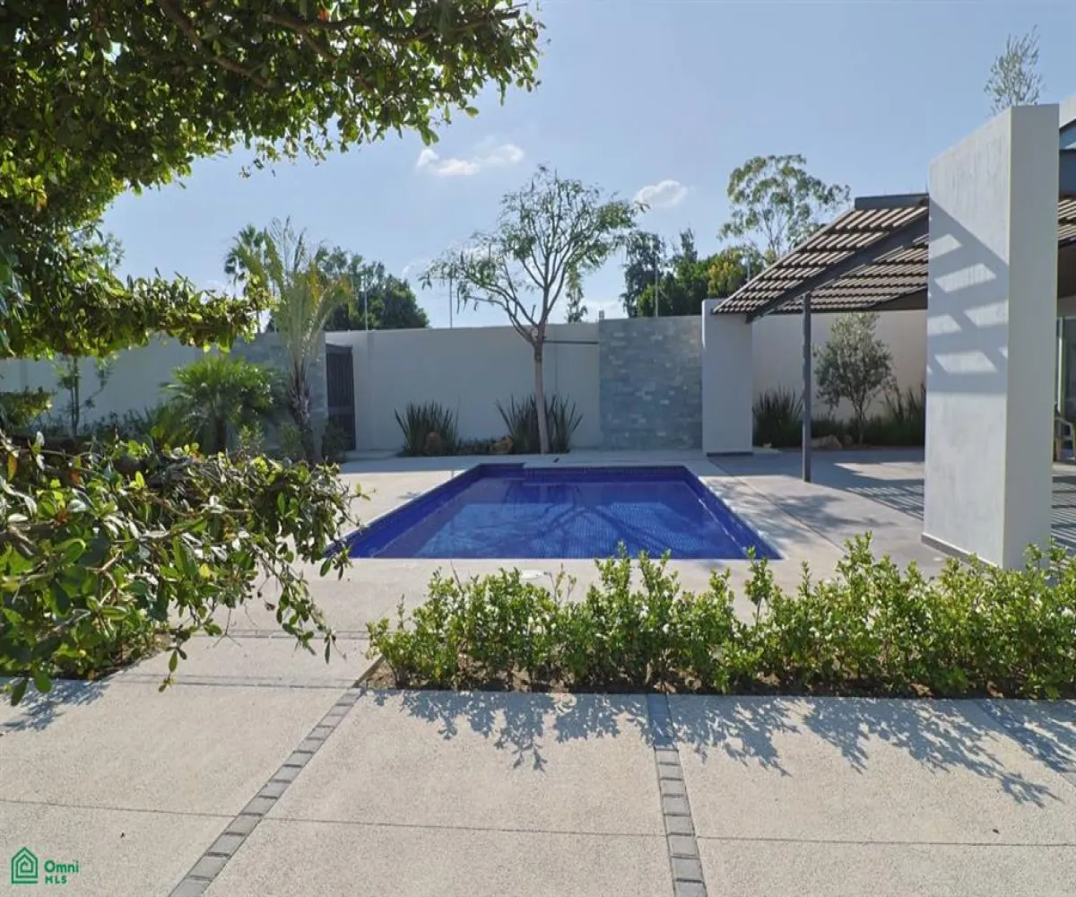 Casa En Venta,Los Sauces,Vereda de la Camelia 1, Tlajomulco de Zuniga, Jalisco 45641, 5 Habitaciones,4 Baños,Vereda de la Camelia,MX251030775