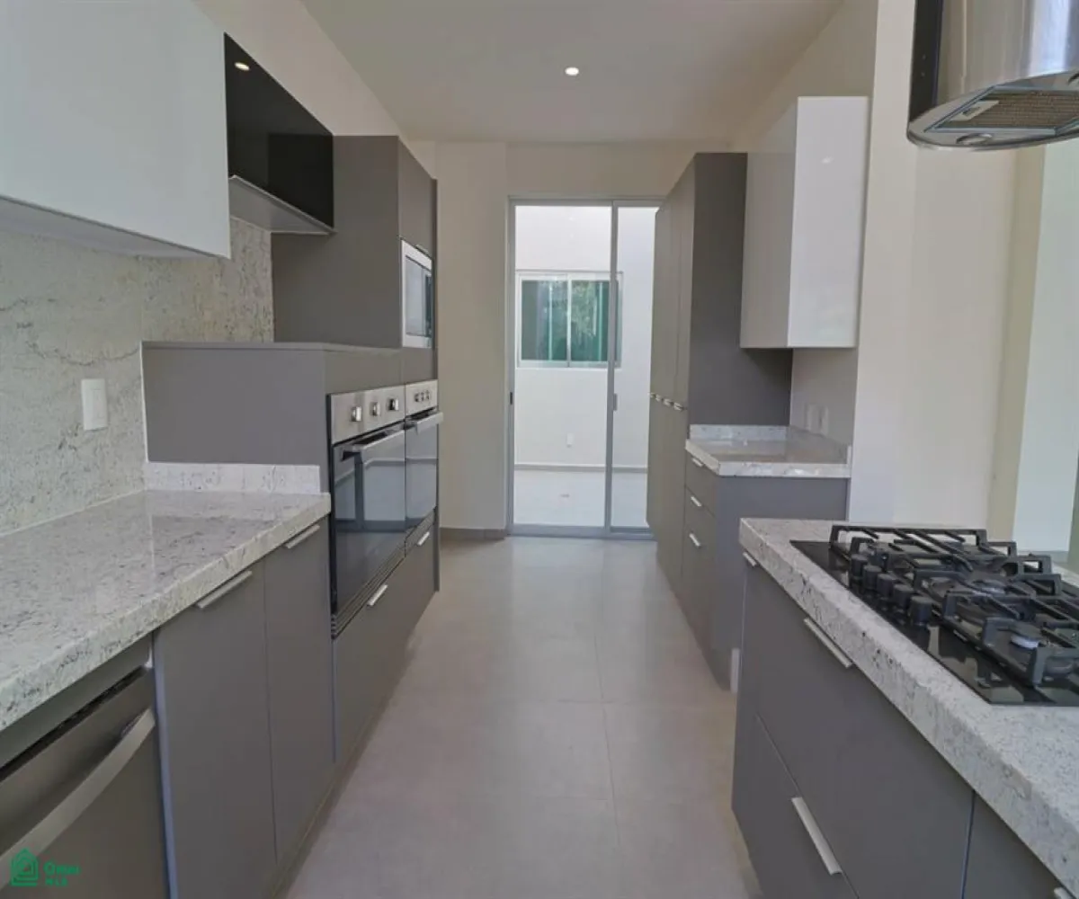 Casa En Venta,Los Sauces,Vereda de la Camelia 1, Tlajomulco de Zuniga, Jalisco 45641, 5 Habitaciones,4 Baños,Vereda de la Camelia,MX251030775