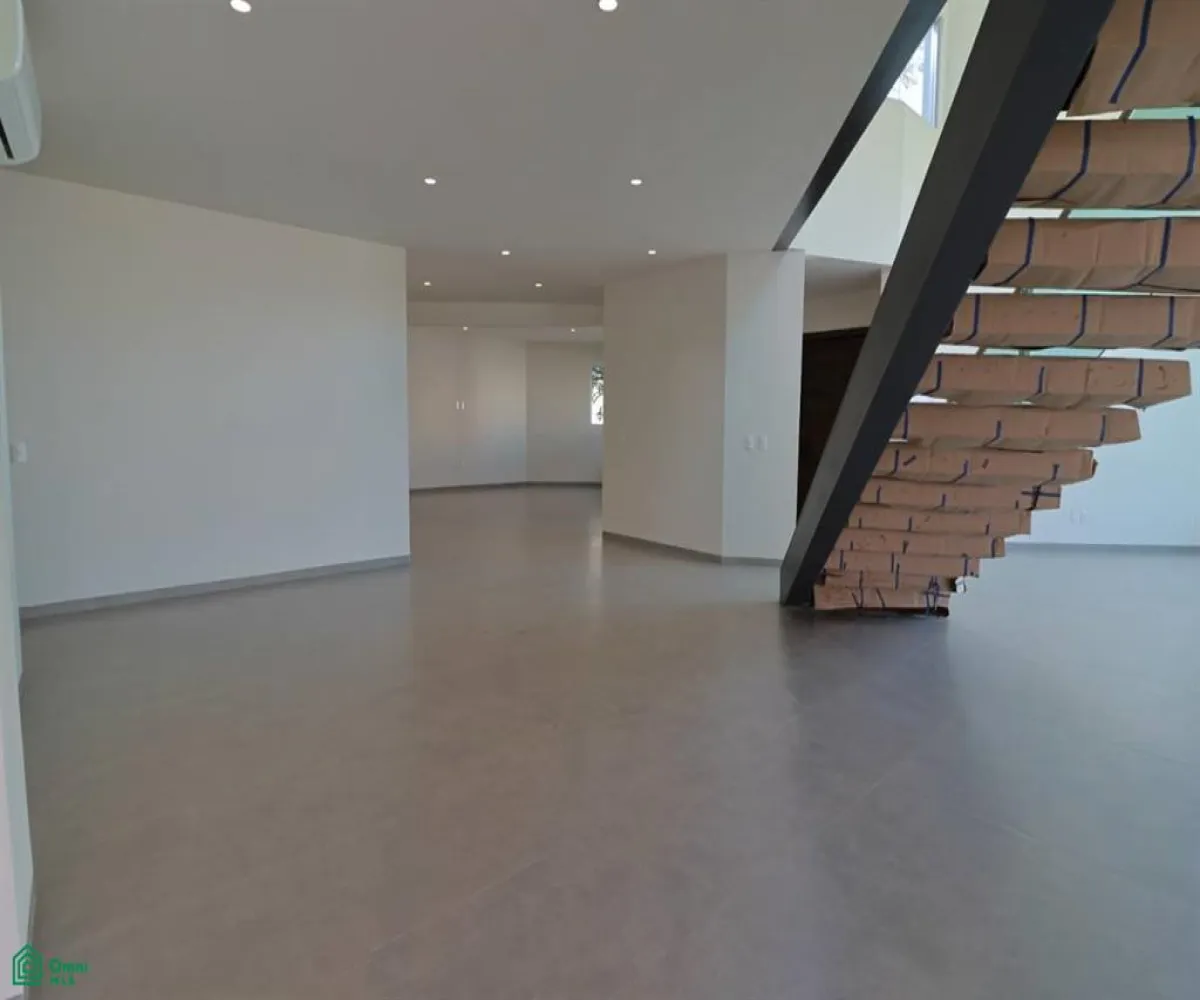 Casa En Venta,Los Sauces,Vereda de la Camelia 1, Tlajomulco de Zuniga, Jalisco 45641, 5 Habitaciones,4 Baños,Vereda de la Camelia,MX251030775