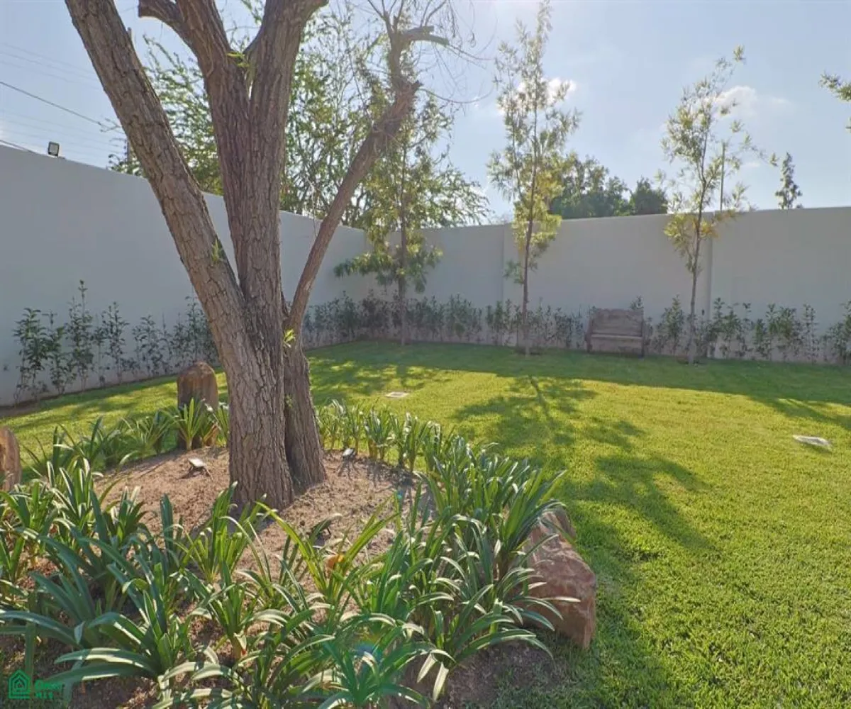 Casa En Venta,Los Sauces,Vereda de la Camelia 1, Tlajomulco de Zuniga, Jalisco 45641, 5 Habitaciones,4 Baños,Vereda de la Camelia,MX251030775