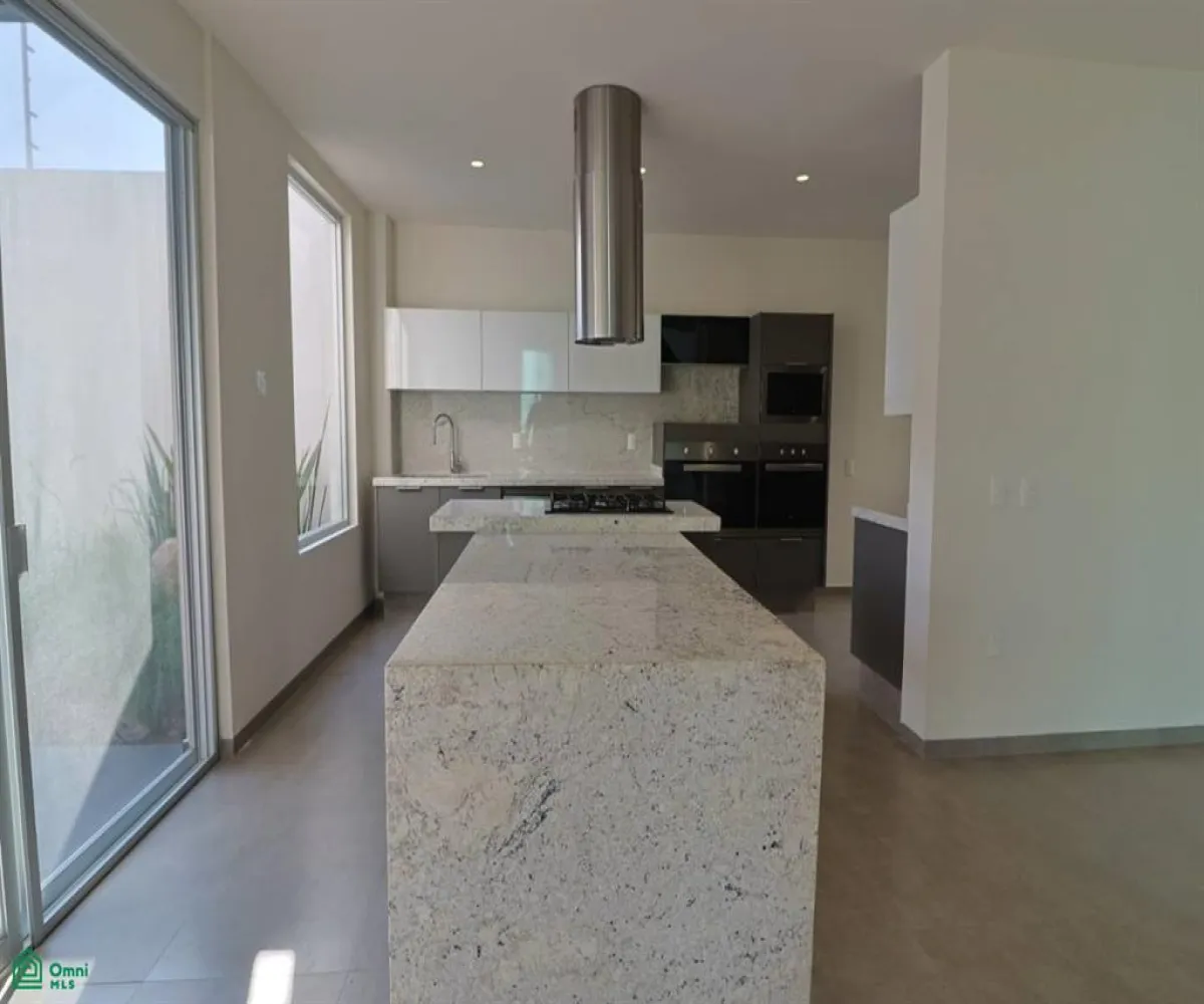 Casa En Venta,Los Sauces,Vereda de la Camelia 1, Tlajomulco de Zuniga, Jalisco 45641, 5 Habitaciones,4 Baños,Vereda de la Camelia,MX251030775