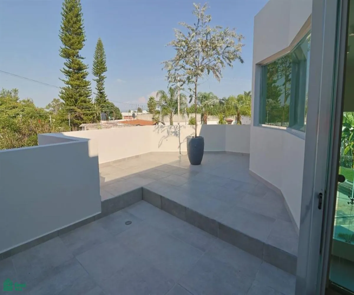 Casa En Venta,Los Sauces,Vereda de la Camelia 1, Tlajomulco de Zuniga, Jalisco 45641, 5 Habitaciones,4 Baños,Vereda de la Camelia,MX251030775