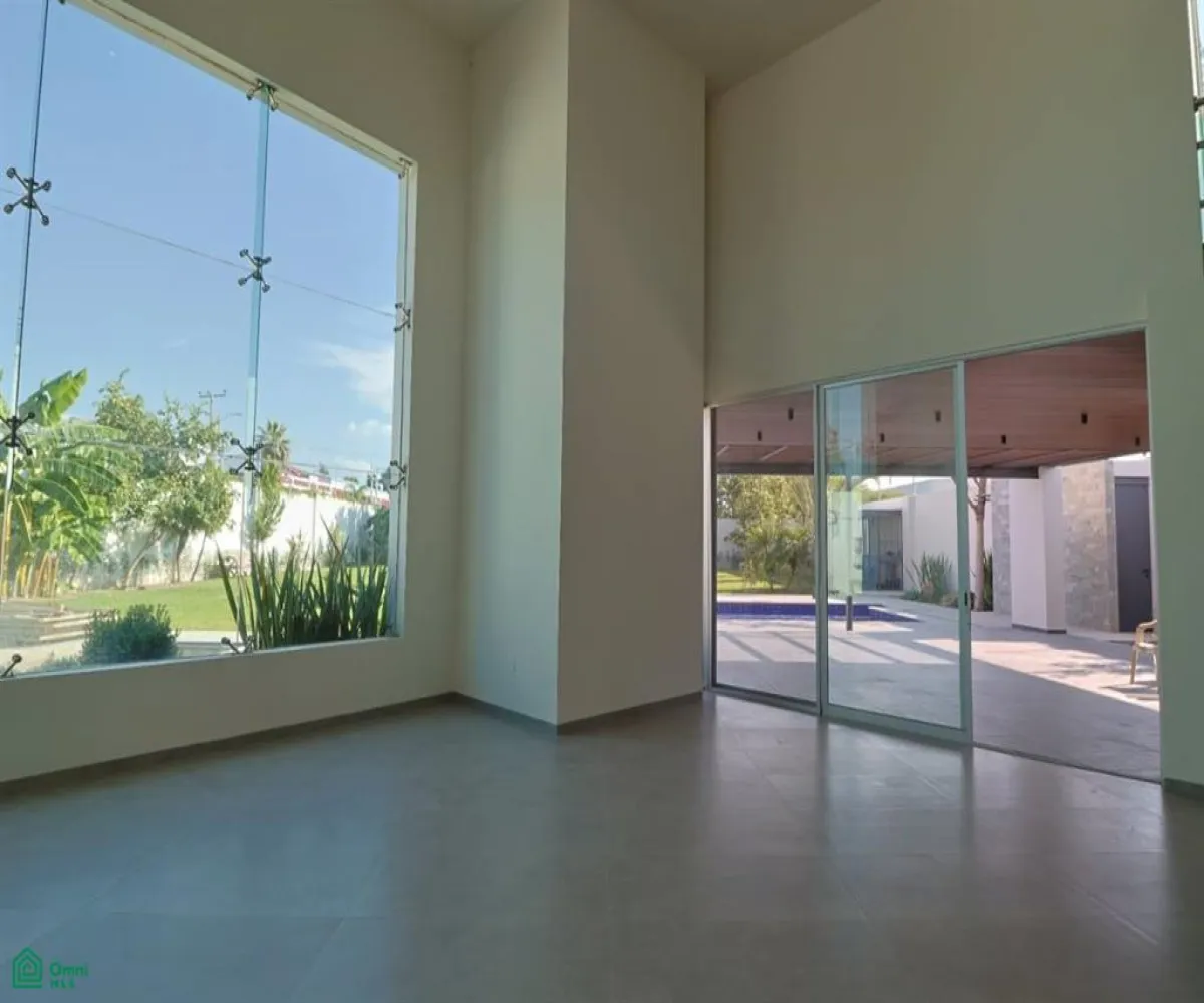 Casa En Venta,Los Sauces,Vereda de la Camelia 1, Tlajomulco de Zuniga, Jalisco 45641, 5 Habitaciones,4 Baños,Vereda de la Camelia,MX251030775