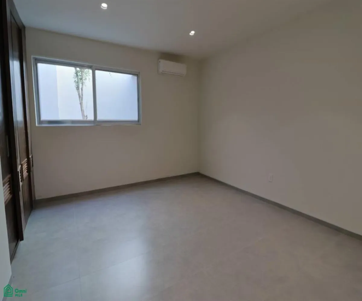 Casa En Venta,Los Sauces,Vereda de la Camelia 1, Tlajomulco de Zuniga, Jalisco 45641, 5 Habitaciones,4 Baños,Vereda de la Camelia,MX251030775