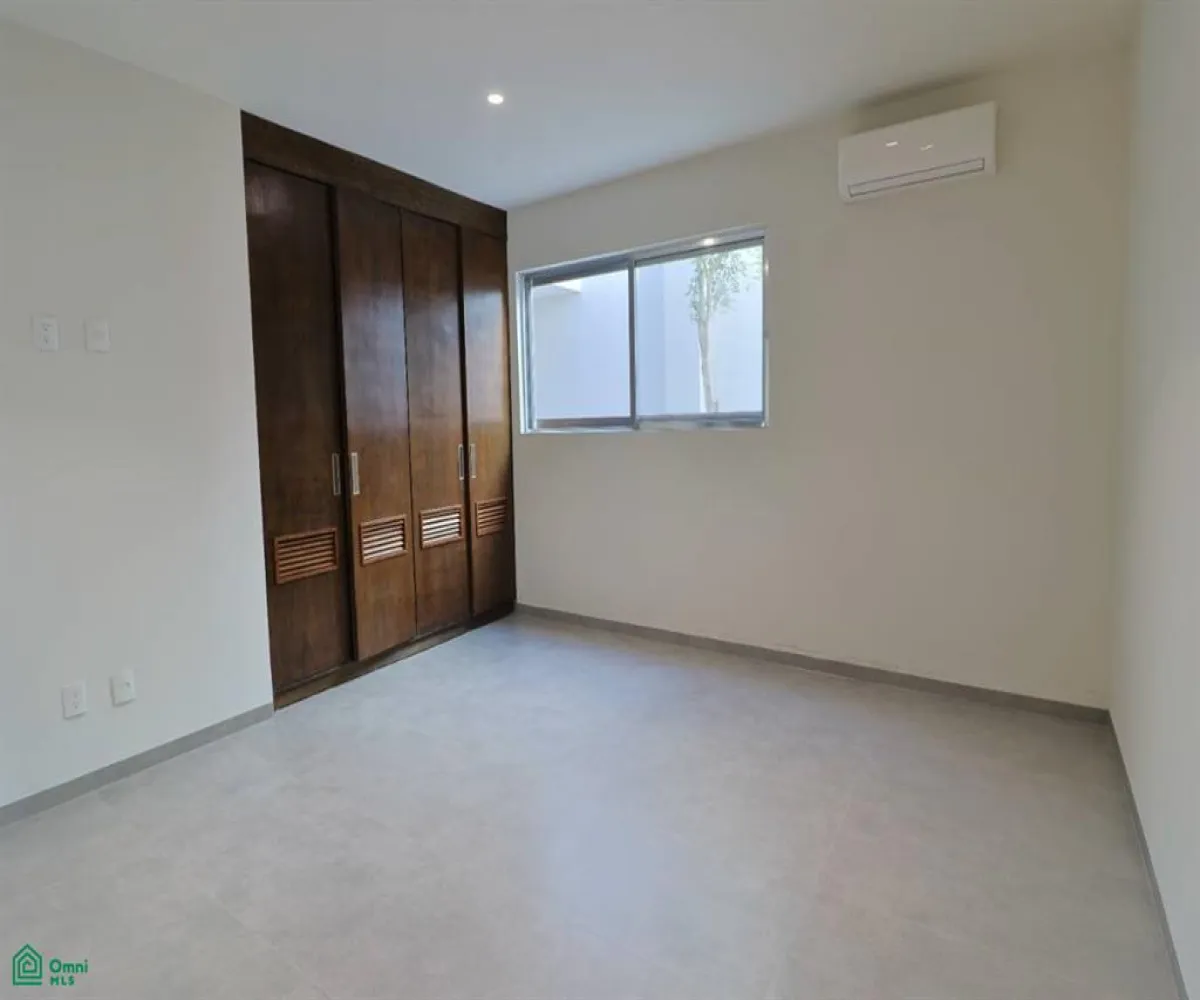 Casa En Venta,Los Sauces,Vereda de la Camelia 1, Tlajomulco de Zuniga, Jalisco 45641, 5 Habitaciones,4 Baños,Vereda de la Camelia,MX251030775