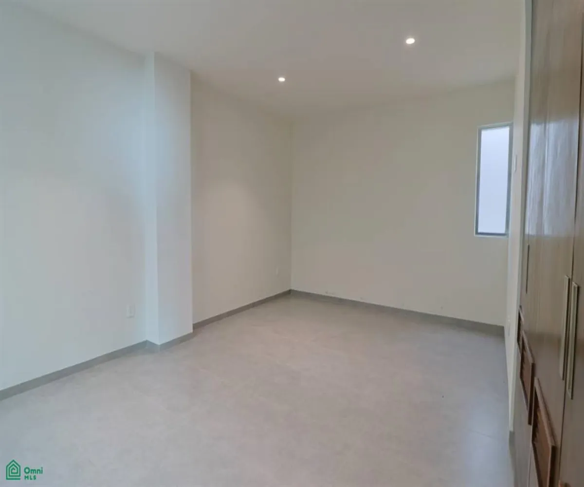 Casa En Venta,Los Sauces,Vereda de la Camelia 1, Tlajomulco de Zuniga, Jalisco 45641, 5 Habitaciones,4 Baños,Vereda de la Camelia,MX251030775