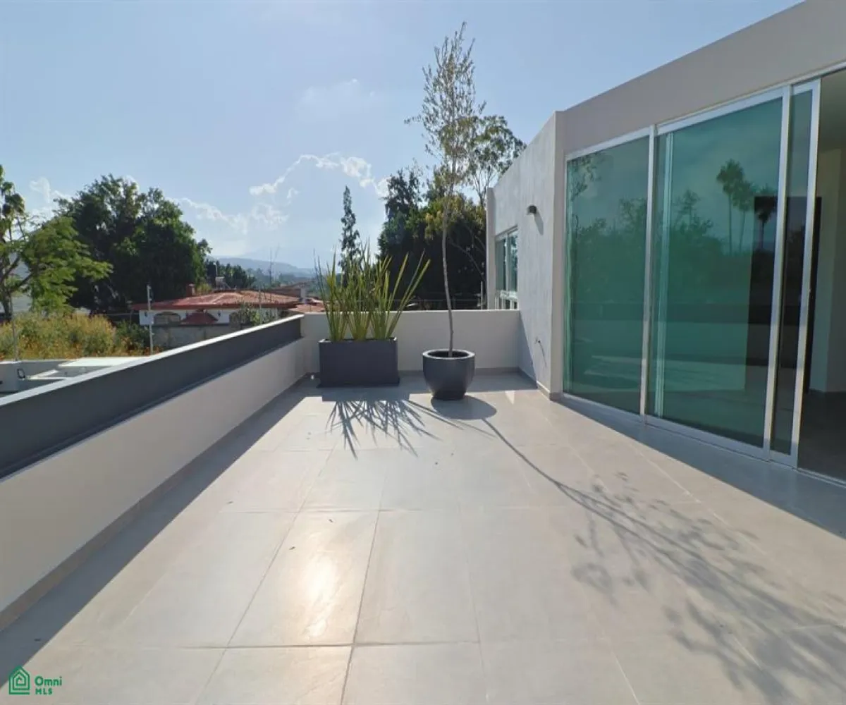 Casa En Venta,Los Sauces,Vereda de la Camelia 1, Tlajomulco de Zuniga, Jalisco 45641, 5 Habitaciones,4 Baños,Vereda de la Camelia,MX251030775