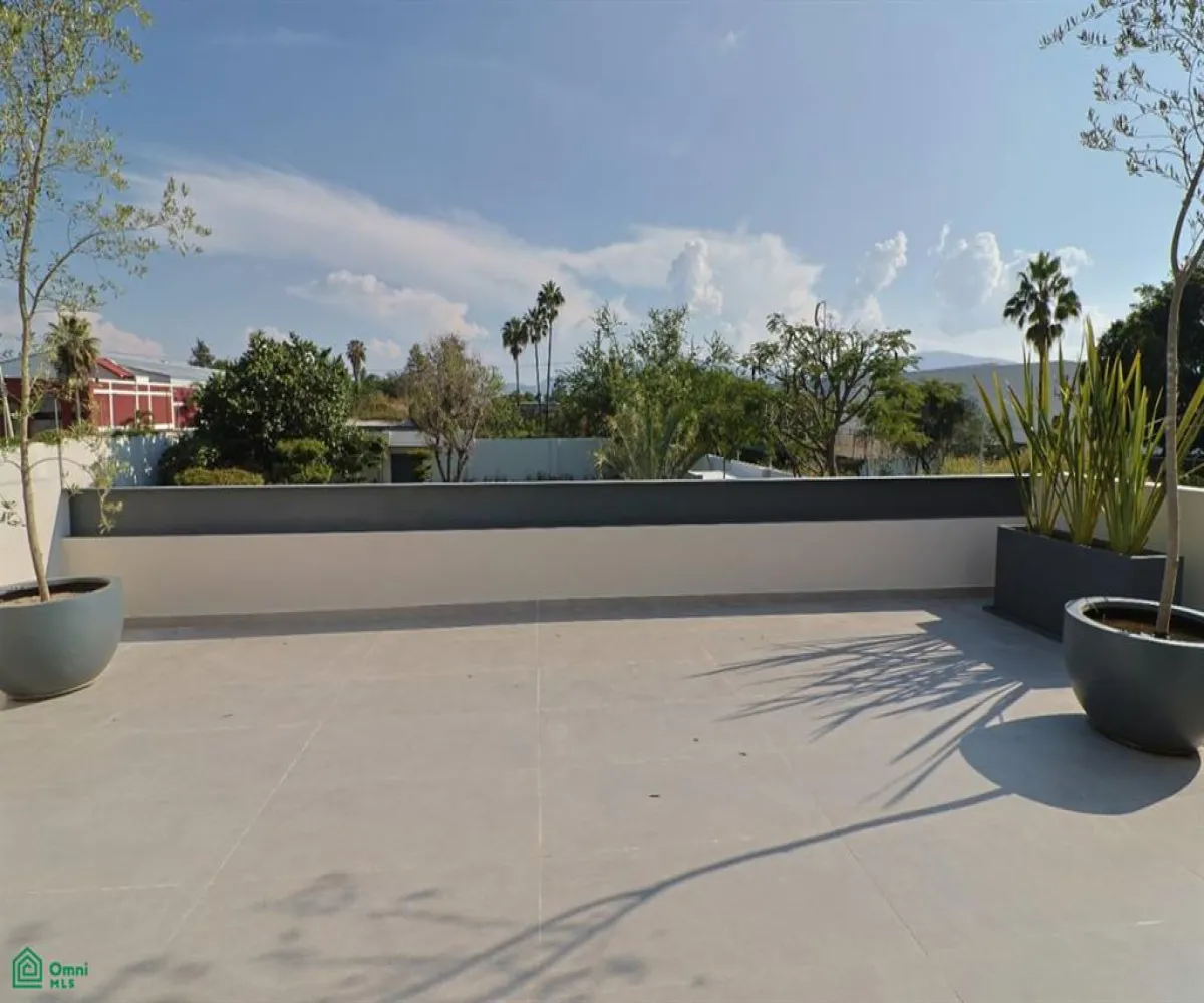 Casa En Venta,Los Sauces,Vereda de la Camelia 1, Tlajomulco de Zuniga, Jalisco 45641, 5 Habitaciones,4 Baños,Vereda de la Camelia,MX251030775