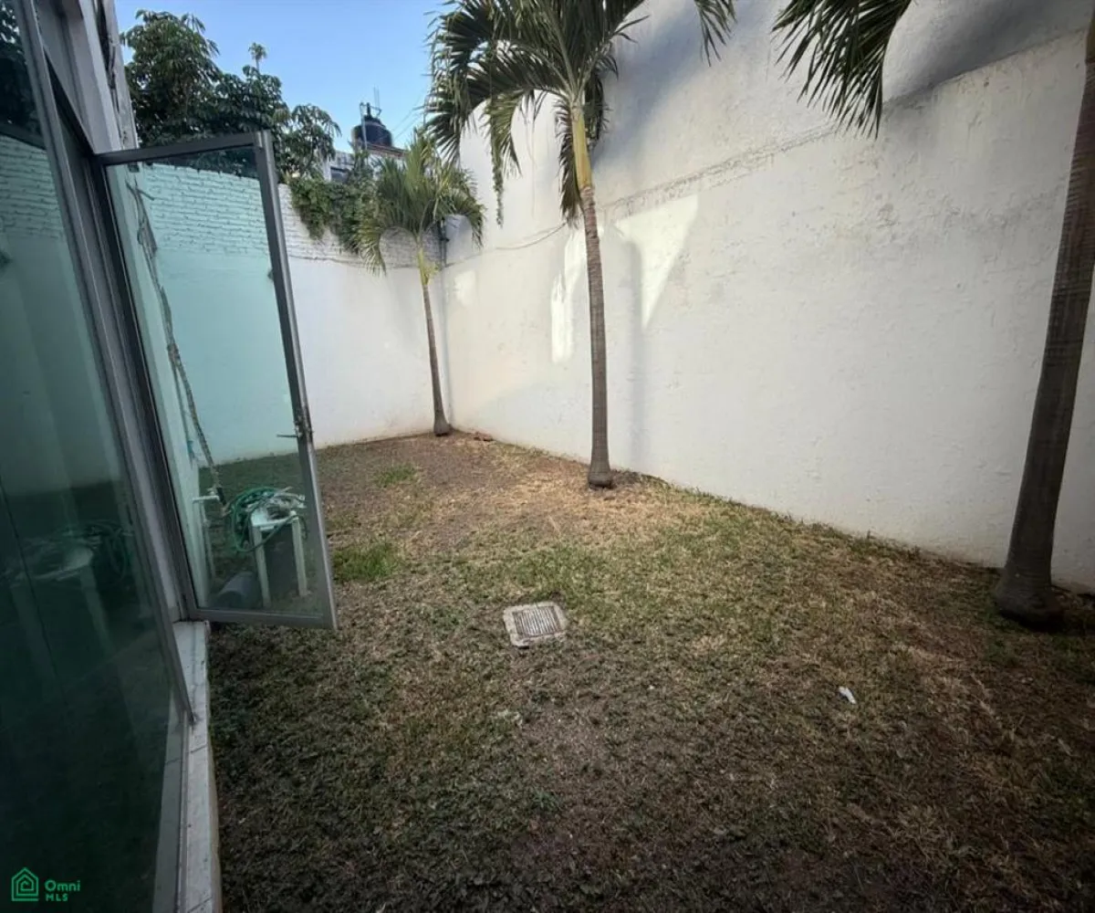 Casa En Venta,Italia,Florencia 2371, Guadalajara, Jalisco 44658, 8 Habitaciones,2 Baños,Florencia,2,MX251031292