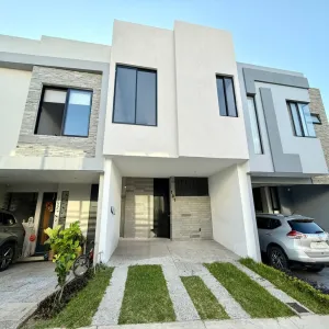 Casa En Venta,Maderias II,Avenida Madeiras 294, Zapopan, Jalisco 45134, 3 Habitaciones,3 Baños,Avenida Madeiras,3,pbHvBCN