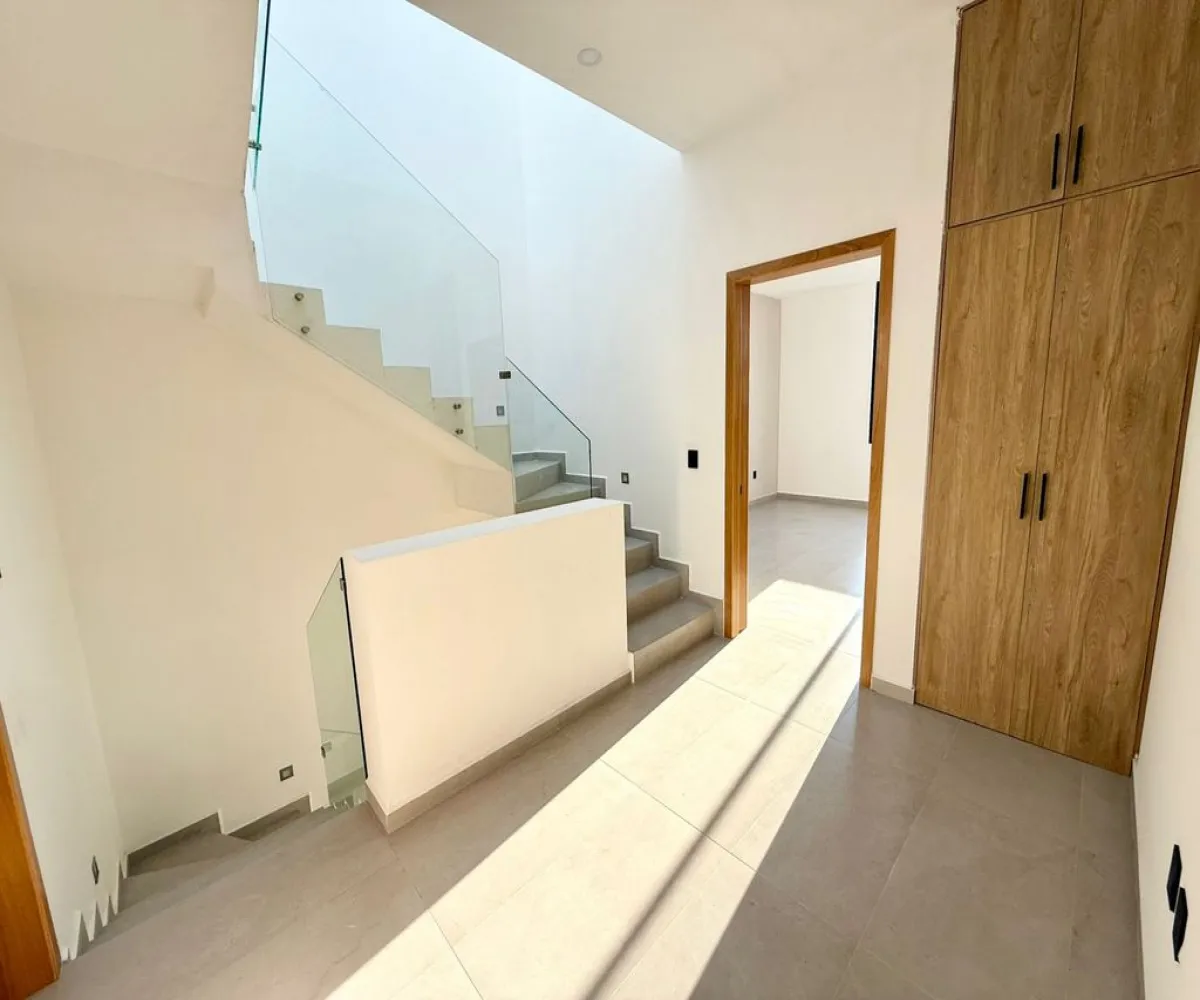 Casa En Venta,Maderias II,Avenida Madeiras 294, Zapopan, Jalisco 45134, 3 Habitaciones,3 Baños,Avenida Madeiras,3,pbHvBCN