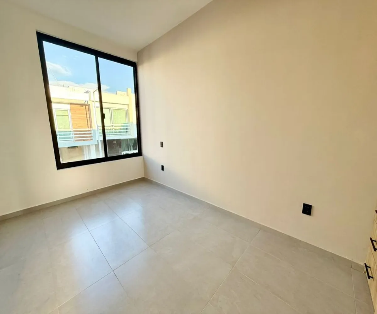 Casa En Venta,Maderias II,Avenida Madeiras 294, Zapopan, Jalisco 45134, 3 Habitaciones,3 Baños,Avenida Madeiras,3,pbHvBCN