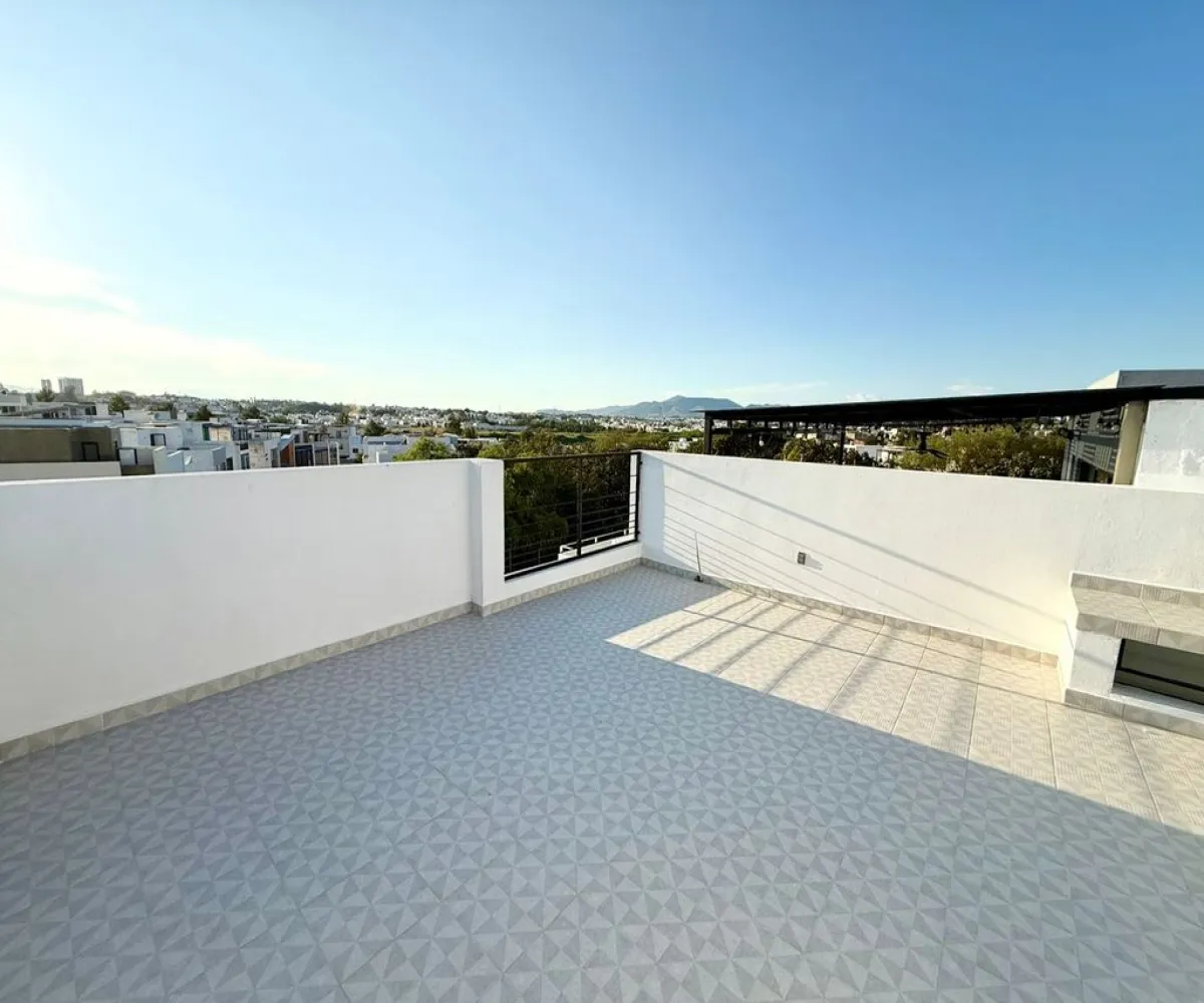 Casa En Venta,Maderias II,Avenida Madeiras 294, Zapopan, Jalisco 45134, 3 Habitaciones,3 Baños,Avenida Madeiras,3,pbHvBCN