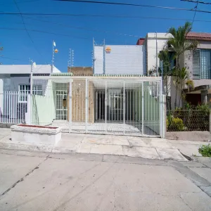 Casa En Venta,Independencia,Montes Apalaches 110, Guadalajara, Jalisco 44379, 4 Habitaciones,2 Baños,Montes Apalaches,1,pL0gJO6