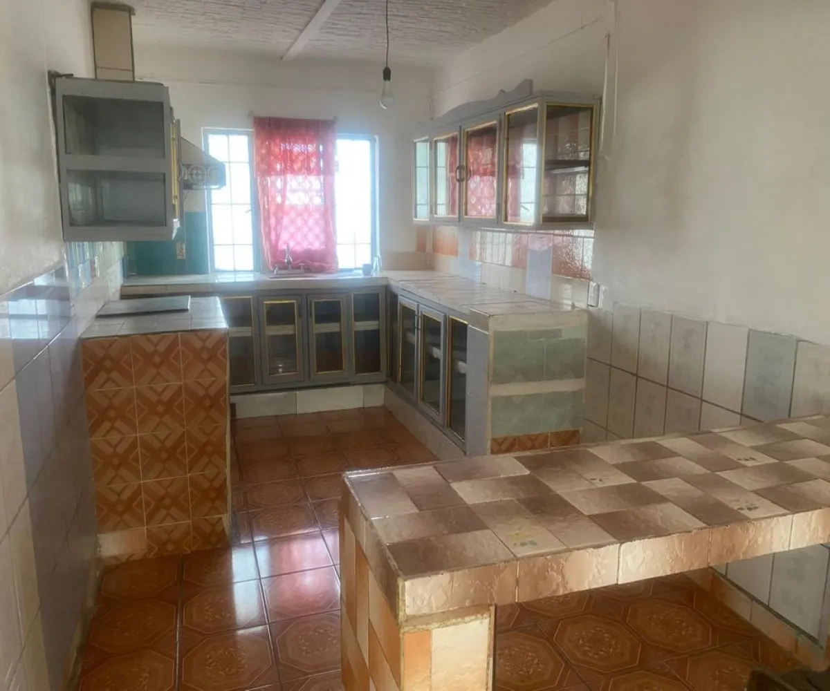 Casa En Venta,Centro,Abasolo Sur 117, Tlajomulco de Zúñiga, Jalisco 45650, 7 Habitaciones,2 Baños,Abasolo Sur,1,p8E23Gj