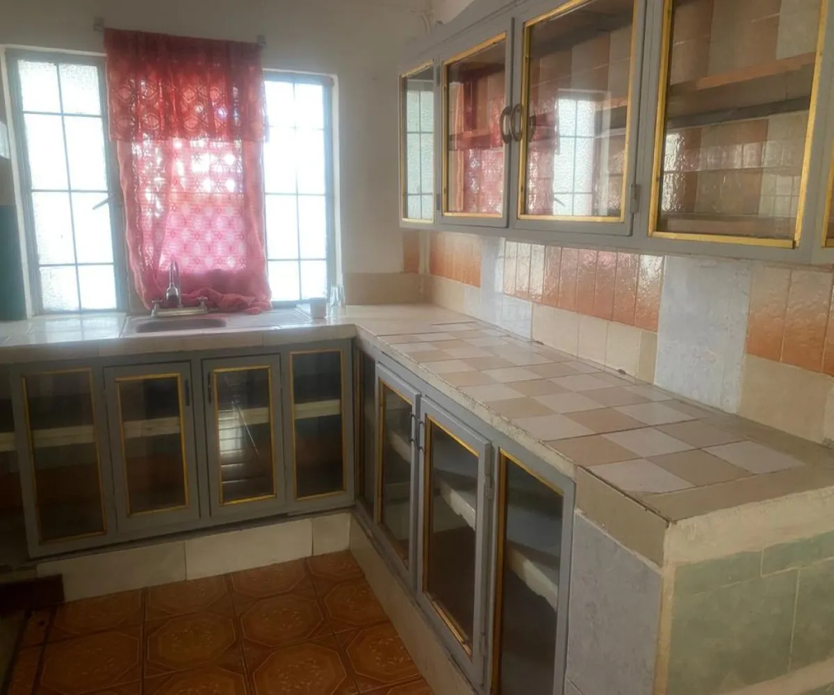 Casa En Venta,Centro,Abasolo Sur 117, Tlajomulco de Zúñiga, Jalisco 45650, 7 Habitaciones,2 Baños,Abasolo Sur,1,p8E23Gj