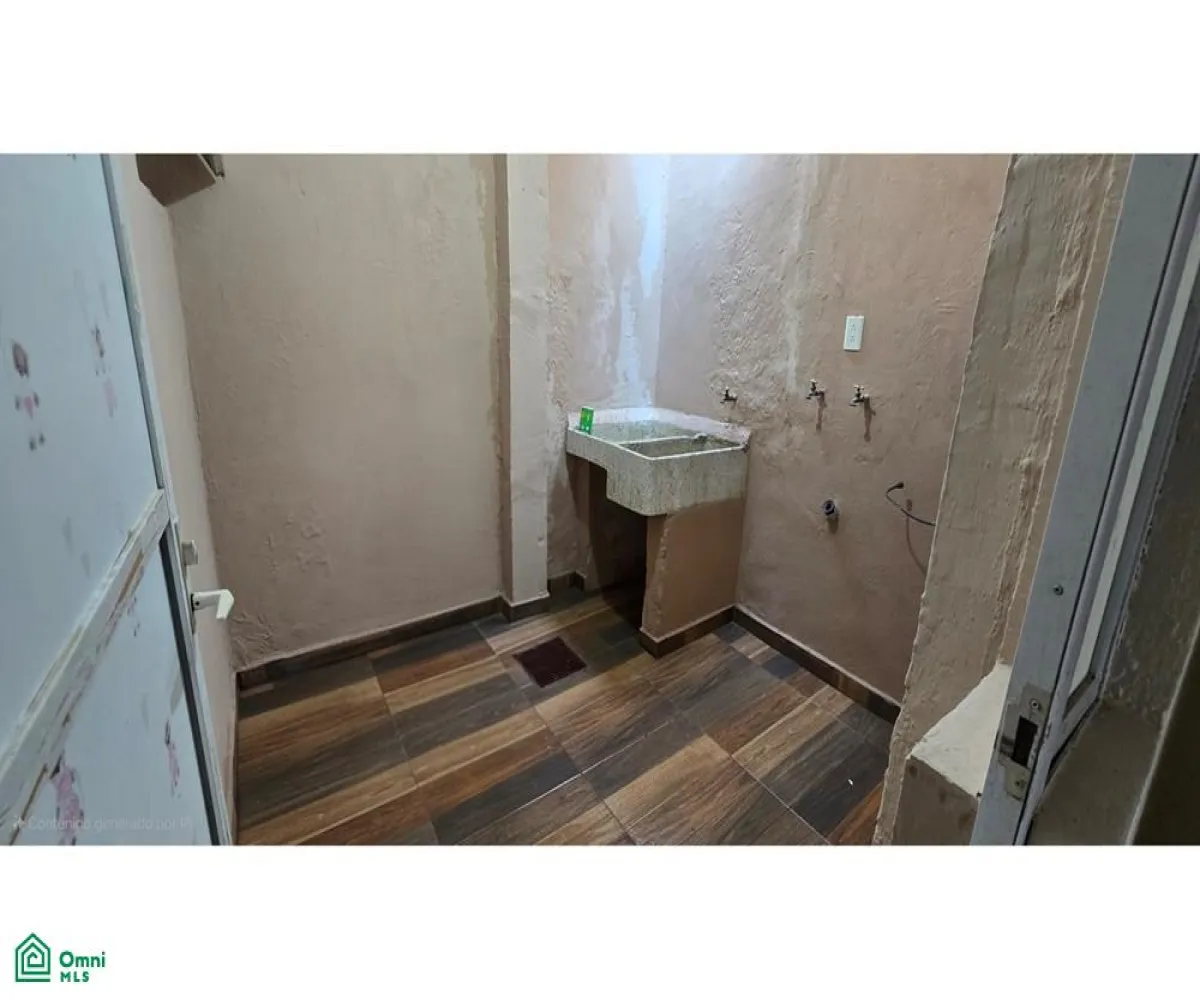 Casa En Venta,Fraccionamiento Real Del Valle,Valle de San Victor 1040, Tlajomulco de Zuniga, Jalisco 45654, 3 Habitaciones,3 Baños,Valle de San Victor,2,MX251031425